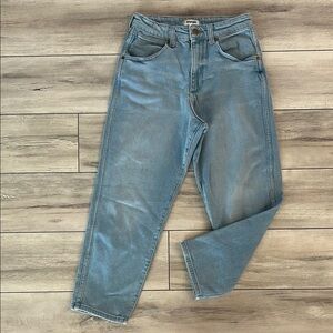 Wrangler patch MOM jeans size 25